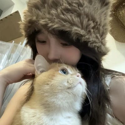 背鸭子的男孩